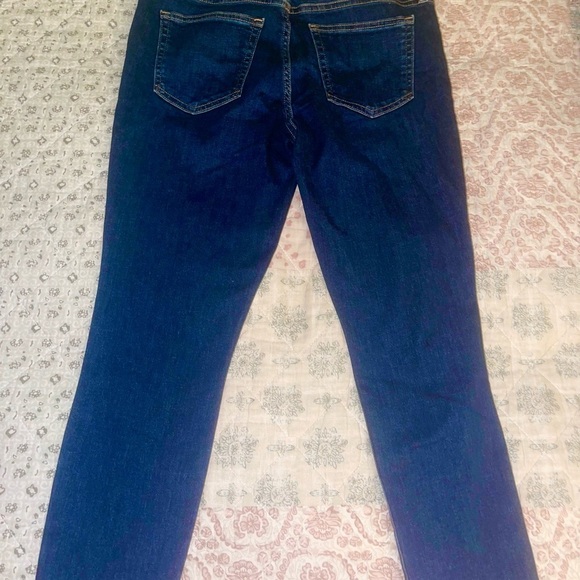 Gap true skinny Mid Rise distressed jeans NWT - Picture 2 of 8